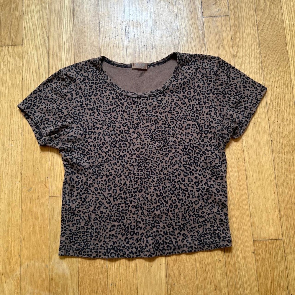 Brandy Melville Brown leopard print crop top